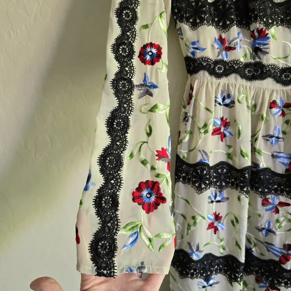 Modcloth Geode Floral Embroidered Lace Dress Size Small - Picture 3 of 14